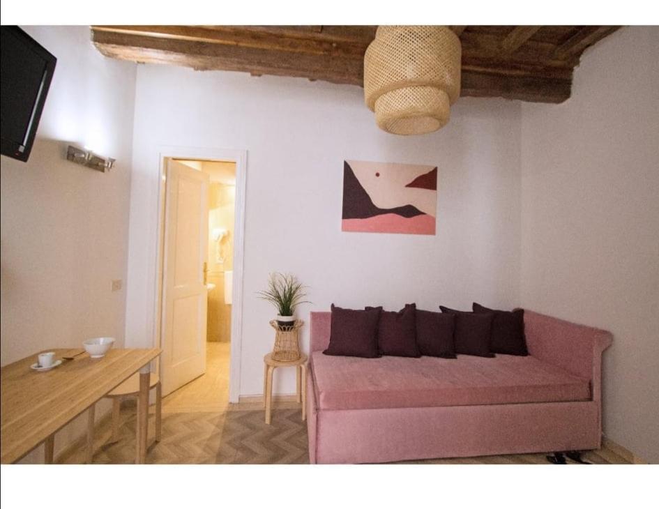 Lovely Apartments In City Centre "Third Floor, Without Elevator" Rom Exteriör bild