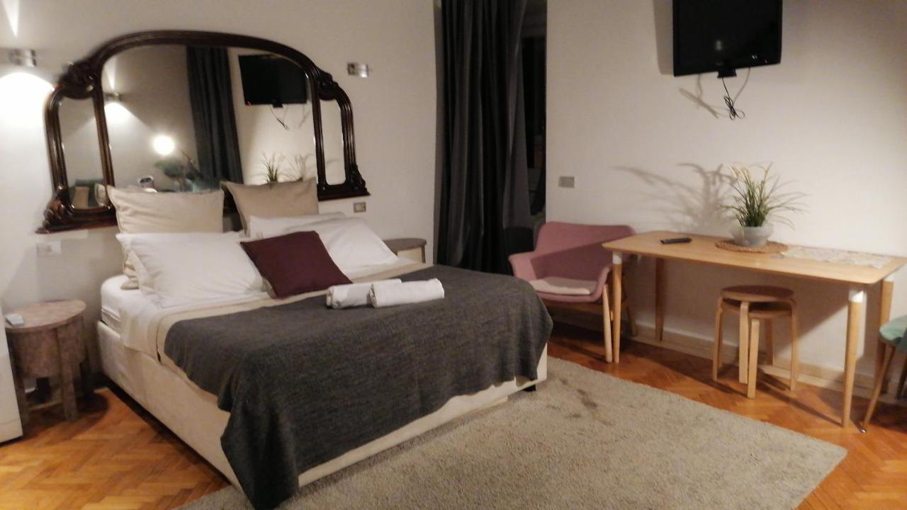 Lovely Apartments In City Centre "Third Floor, Without Elevator" Rom Exteriör bild